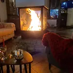 панорама хаус и еко къщи дървена и землянка * Leshten