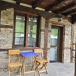 панорама хаус и еко къщи дървена и землянка לשטן