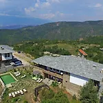 וילה панорама хаус и еко къщи дървена и землянка