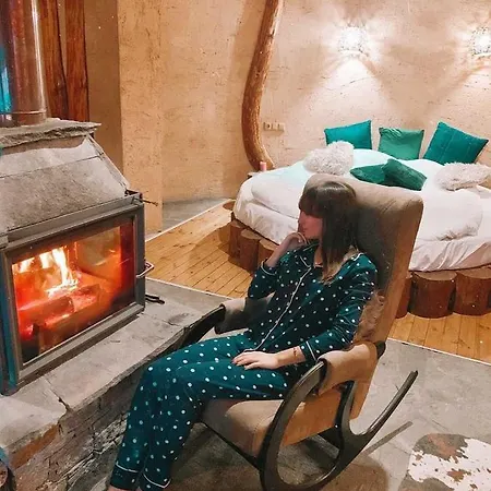 панорама хаус и еко къщи дървена и землянка Villa Leshten