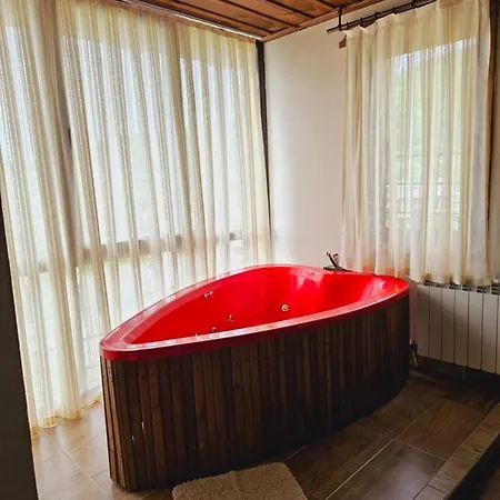 панорама хаус и еко къщи дървена и землянка Villa Leshten