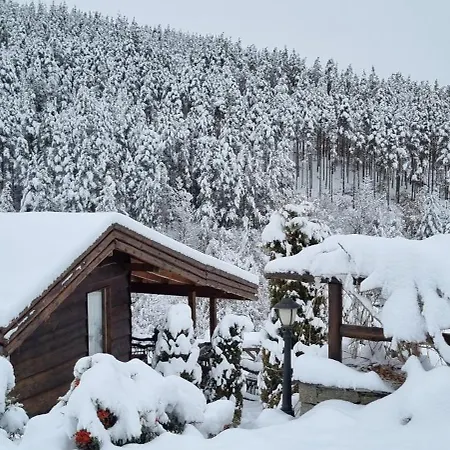 панорама хаус и еко къщи дървена и землянка Villa