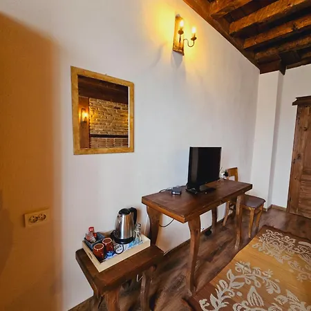 панорама хаус и еко къщи дървена и землянка Villa Leshten