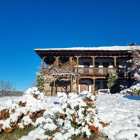 панорама хаус и еко къщи дървена и землянка Villa *
