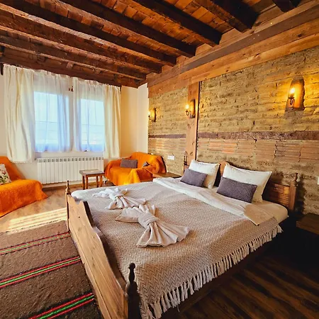 панорама хаус и еко къщи дървена и землянка Villa Leshten