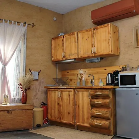 панорама хаус и еко къщи дървена и землянка Leshten