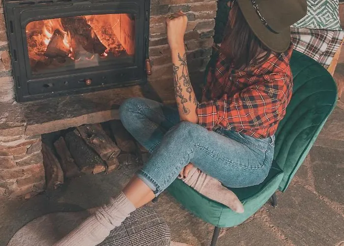 Βίλα панорама хаус и еко къщи дървена и землянка Leshten