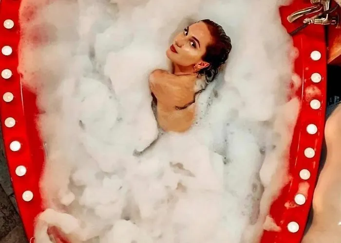 панорама хаус и еко къщи дървена и землянка Villa Leshten