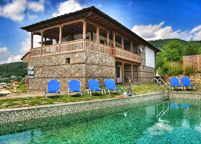 панорама хаус и еко къщи дървена и землянка * Leshten