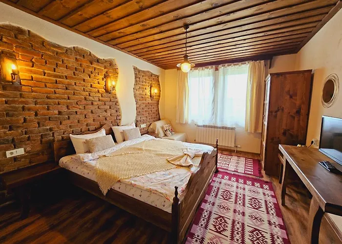 панорама хаус и еко къщи дървена и землянка Βίλα Leshten