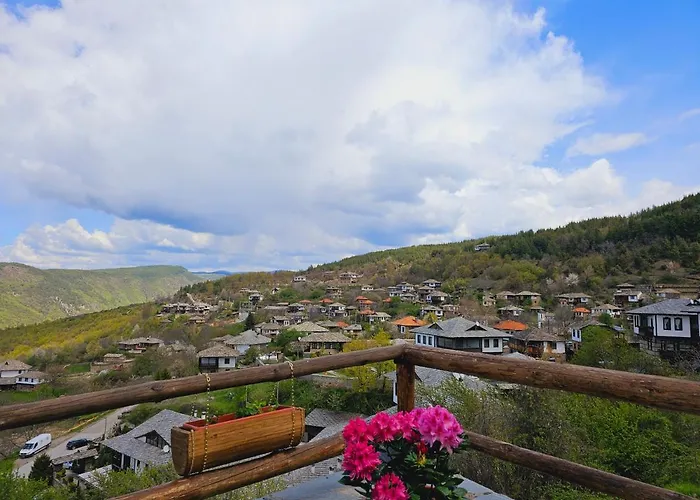 панорама хаус и еко къщи дървена и землянка Βίλα Leshten
