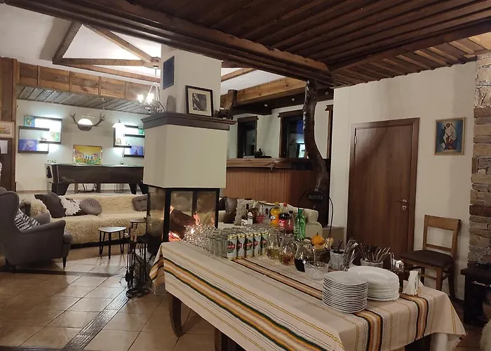 панорама хаус и еко къщи дървена и землянка Leshten