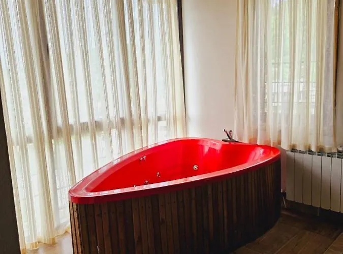 панорама хаус и еко къщи дървена и землянка Villa Leshten