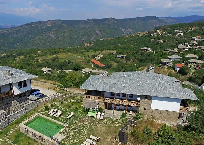 Villa панорама хаус и еко къщи дървена и землянка *