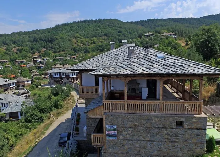 Βίλα панорама хаус и еко къщи дървена и землянка Leshten